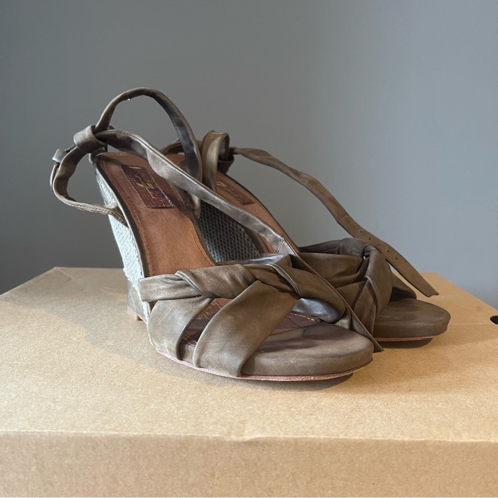 7 For All Mankind Y2K Vintage Inverted Wedge Heels Brown Nubuck Leather